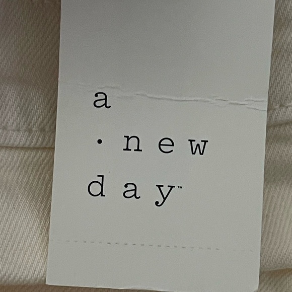 A new day nwt highest rise tapered leg cream soft denim jeans - Picture 5 of 8